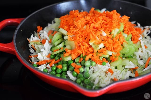 restaurant-style chicken lo mein at home