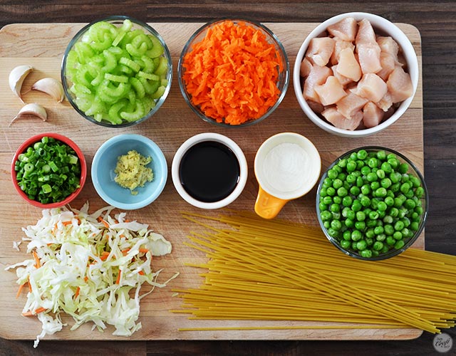 ingredients for homemade chicken lo mein
