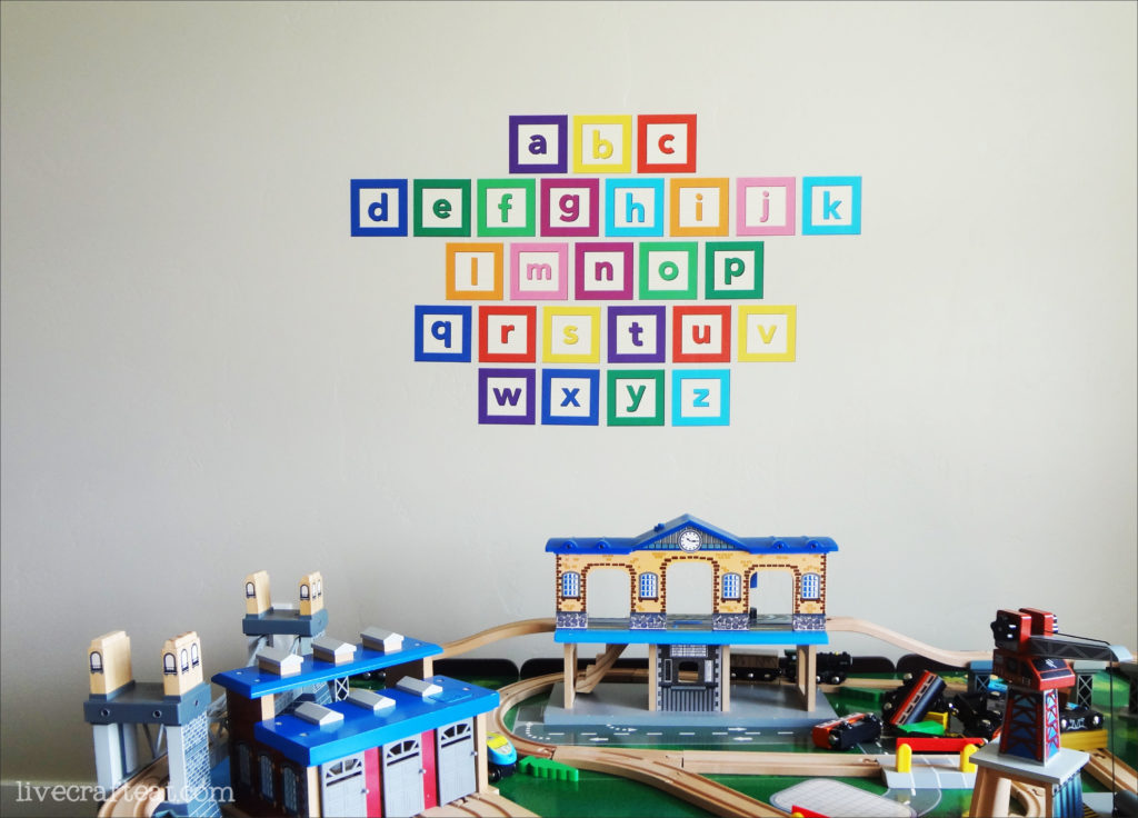 use these removable alphabet vinyl wall decals to decorate your kids playroom, bedroom, or nursery. so fun and so cute!