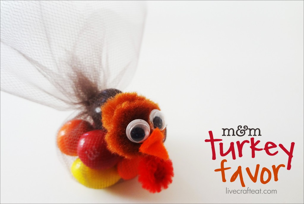 tulle turkey place setting favors for thanksgiving. so cute for the kids table!