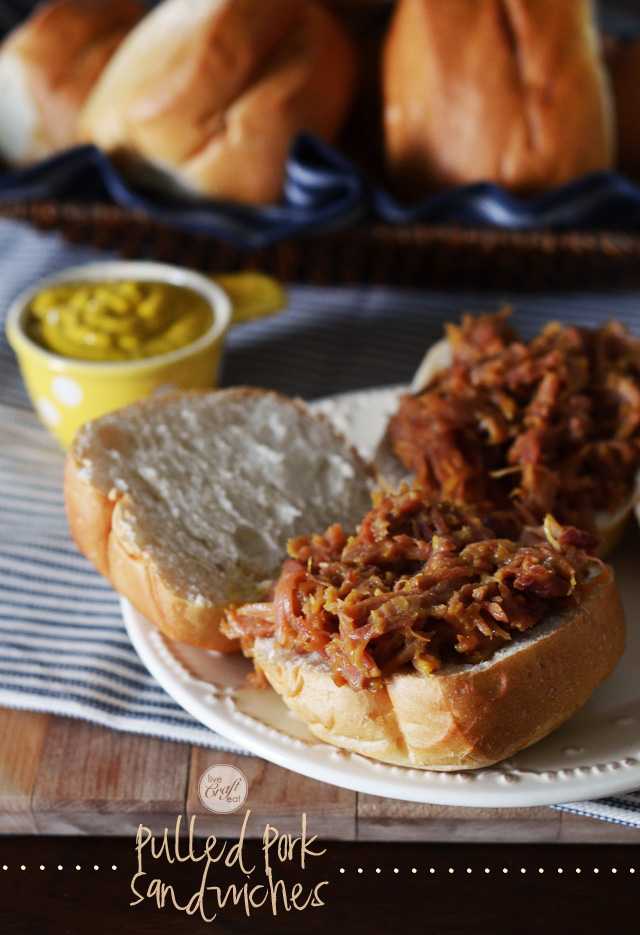 easy recipe for crock pot pulled pork sandwiches