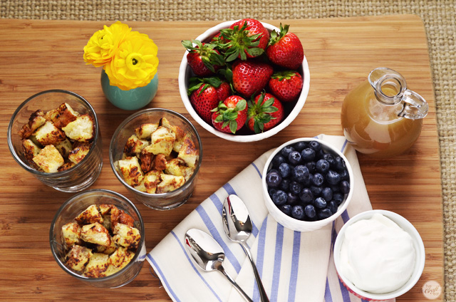 mini cinnamon french toast trifle :: a pretty and yummy way to eat breakfast!