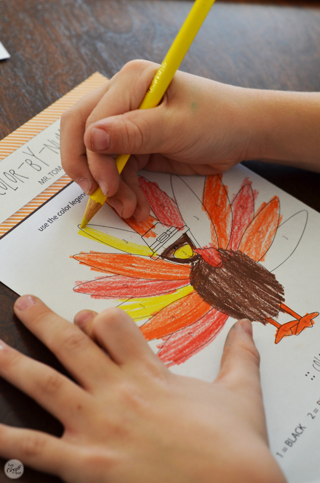 color-by number :: free printable thanksgiving activities for kids