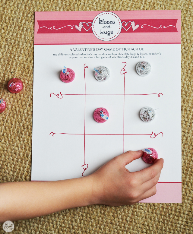 a sweet valentine's day game of tic-tac-toe for kids :: free printable!