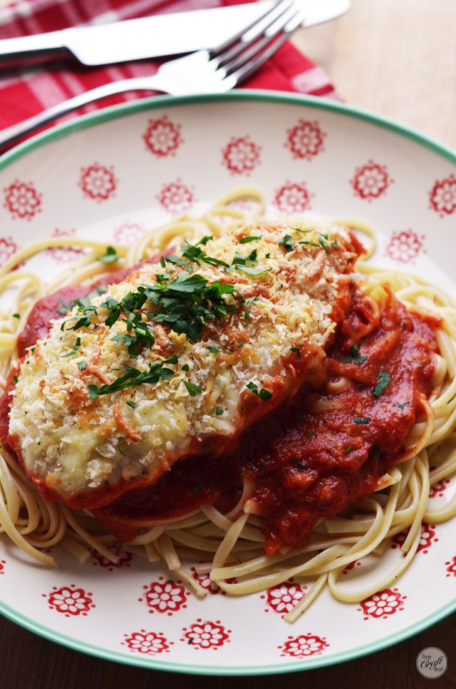 easy weeknight dinner :: chicken parmigiana