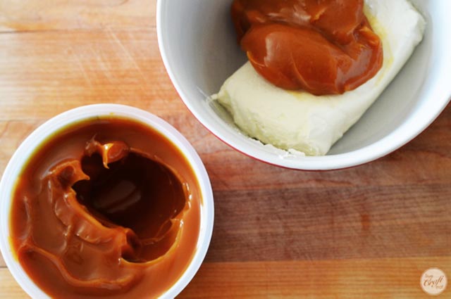 caramel and cream cheese apple dip recipe.