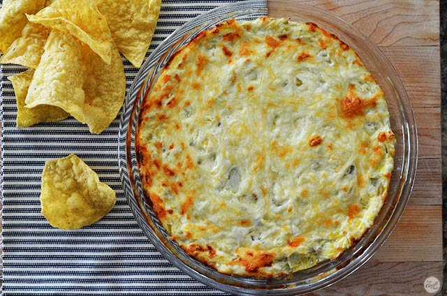 amazing hot artichoke dip - easy to make and sooo easy to eat!