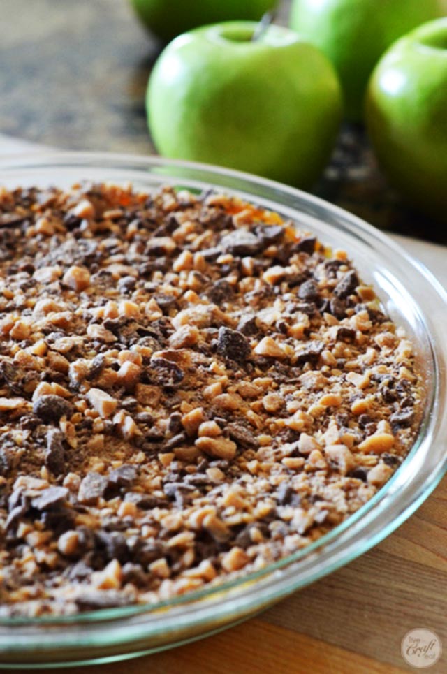 caramel & cream cheese apple dip. heaven!