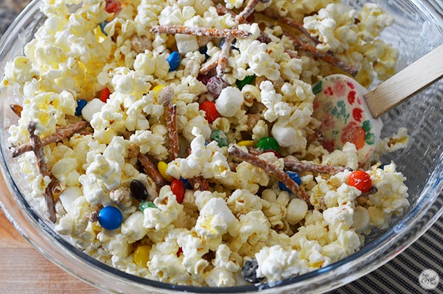 white chocolate popcorn