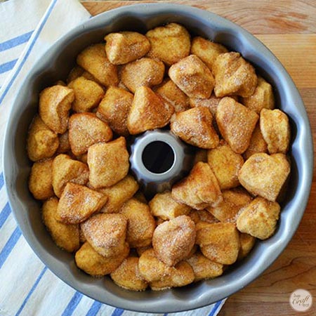 easy monkey bread recipe with only 5 ingredients!