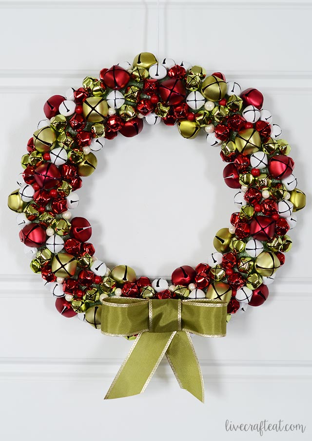 an easy, beautiful, and pretty-sounding way to decorate your door or home for the christmas season!