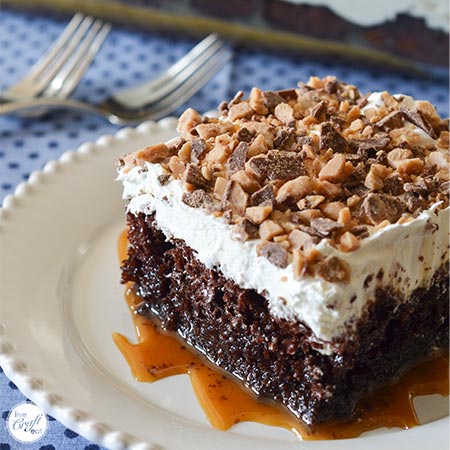 Snickers and peanut butter caramel poke cake recipe