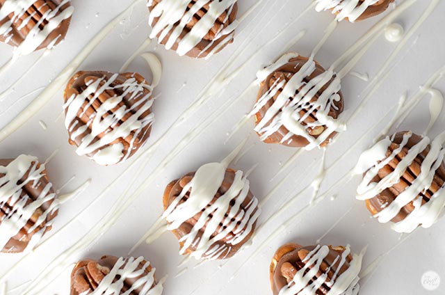 pretzel rolo turtle candies