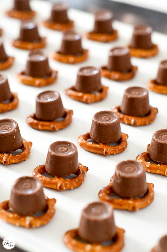 pretzel caramel turtles